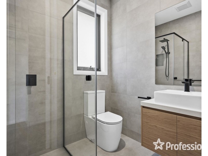37 Geoffrey Drive, Kilsyth VIC 3137