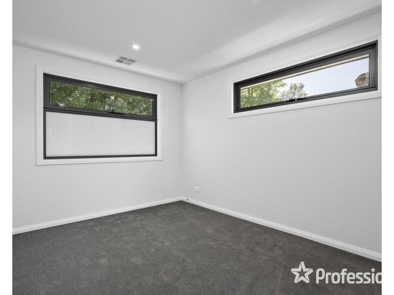 37 Geoffrey Drive, Kilsyth VIC 3137