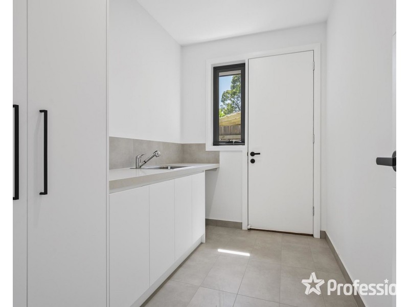 37 Geoffrey Drive, Kilsyth VIC 3137
