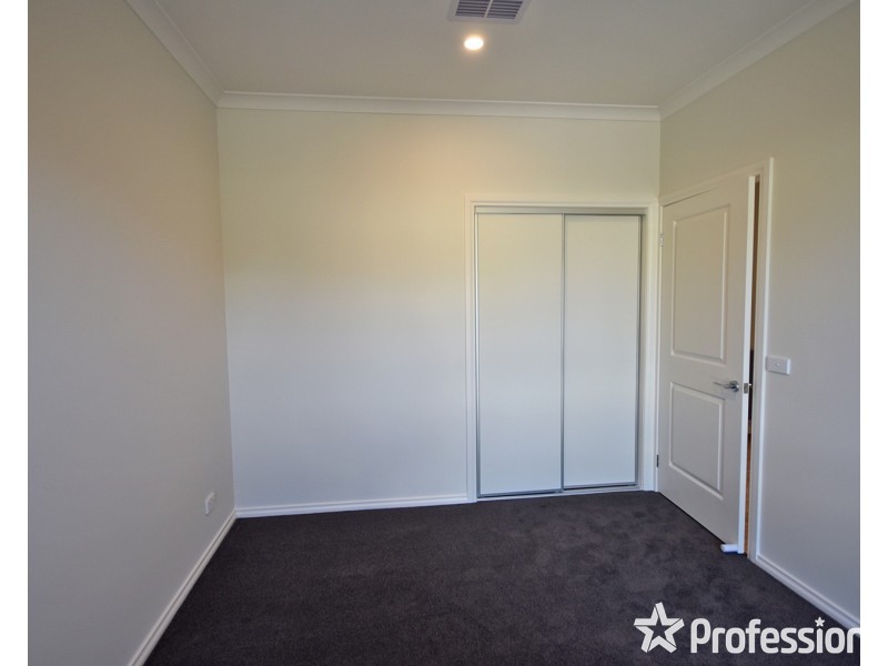70a Hawthory Road, Kilsyth VIC 3137