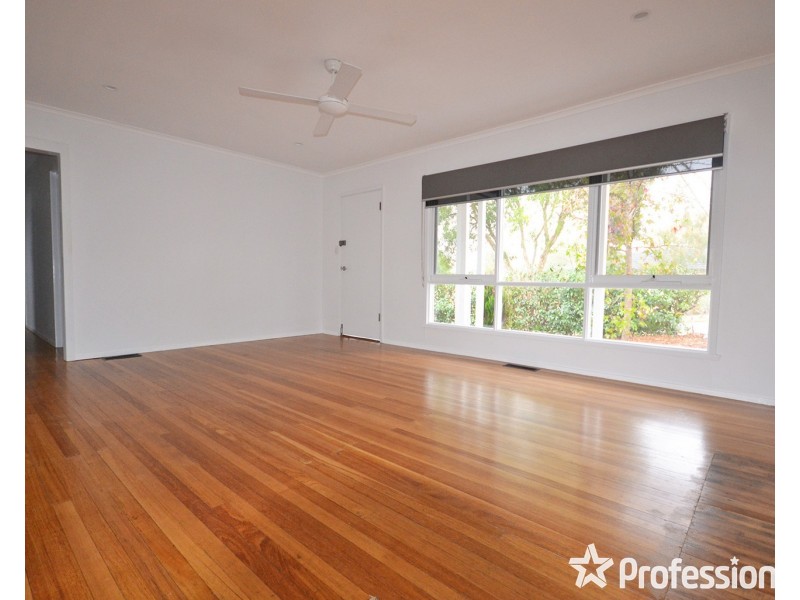 11 Dunoon Street, Mooroolbark VIC 3138