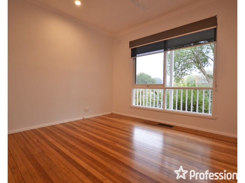 11 Dunoon Street, Mooroolbark VIC 3138