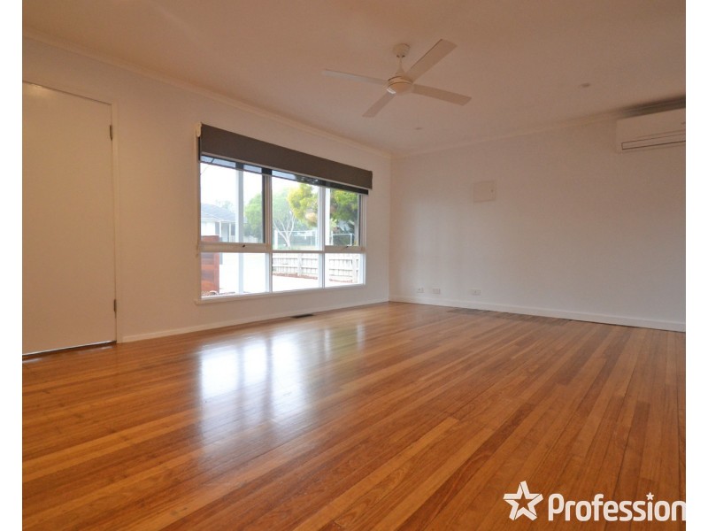 11 Dunoon Street, Mooroolbark VIC 3138