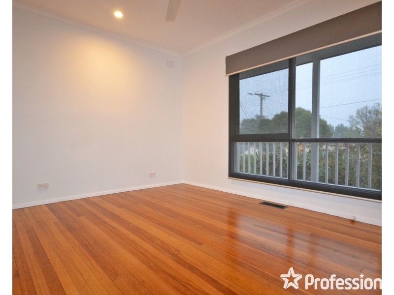 11 Dunoon Street, Mooroolbark VIC 3138