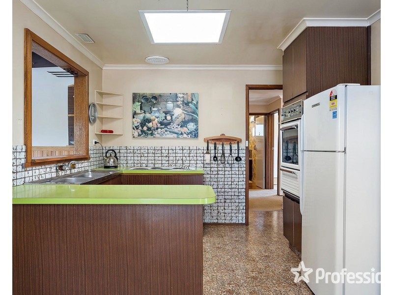 18 Greenwood Drive, Launching Place VIC 3139