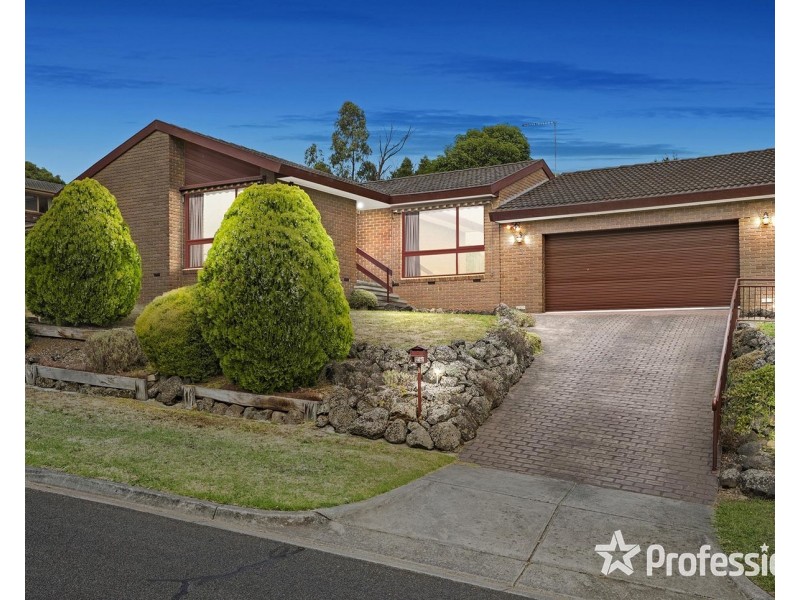 3 Autumn Grove, Mooroolbark VIC 3138