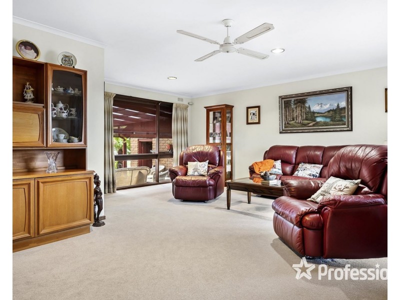 3 Autumn Grove, Mooroolbark VIC 3138