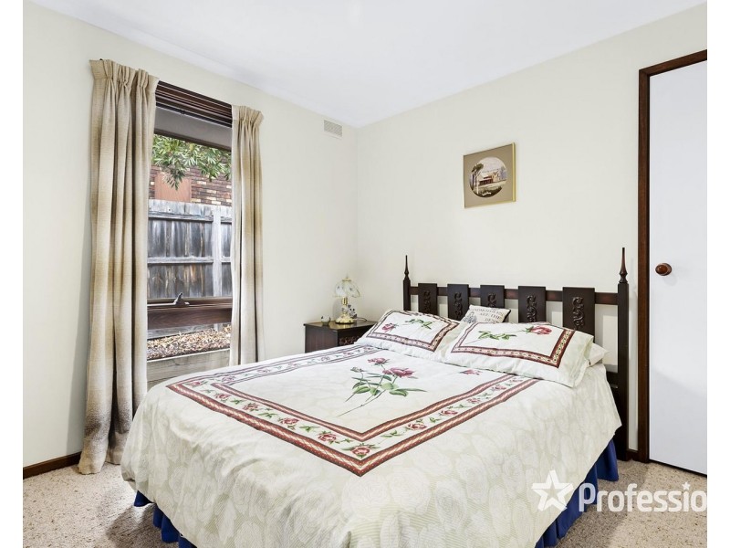 3 Autumn Grove, Mooroolbark VIC 3138