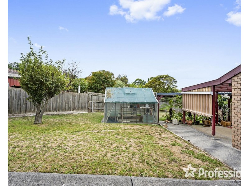 3 Autumn Grove, Mooroolbark VIC 3138