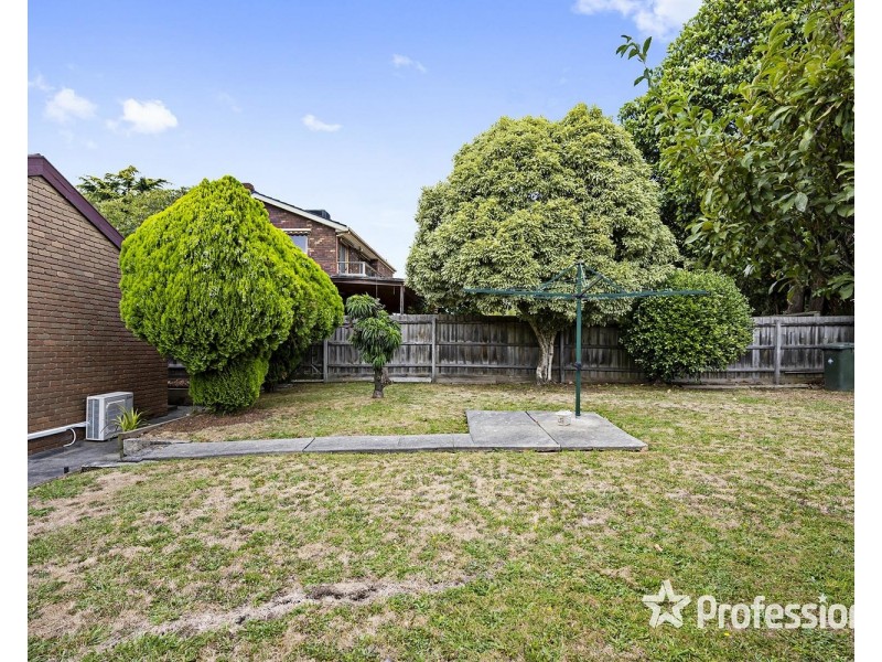 3 Autumn Grove, Mooroolbark VIC 3138