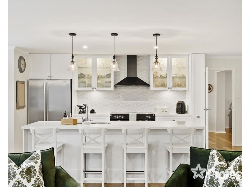 31-33 Lily Avenue, Mount Evelyn VIC 3796