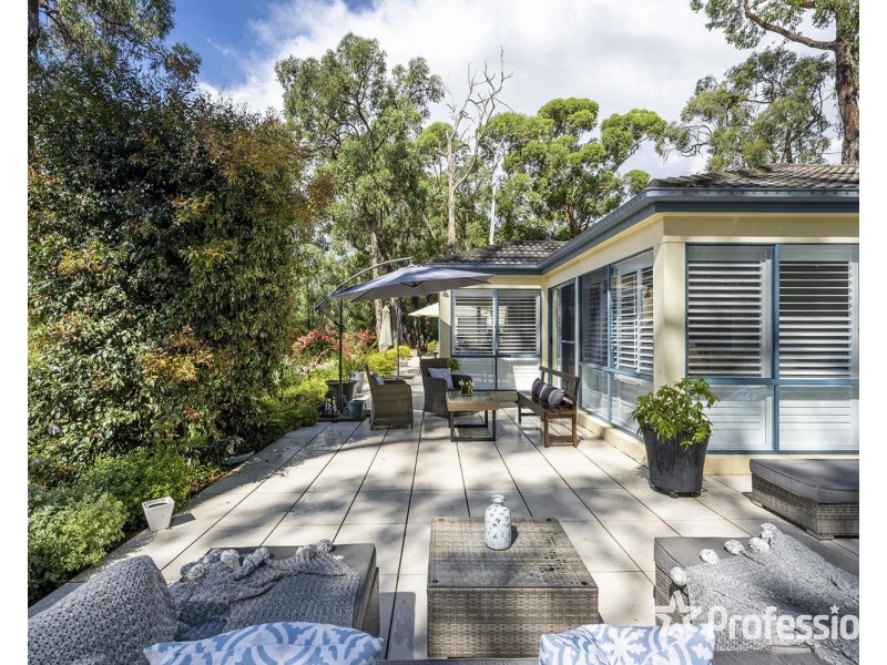 31-33 Lily Avenue, Mount Evelyn VIC 3796