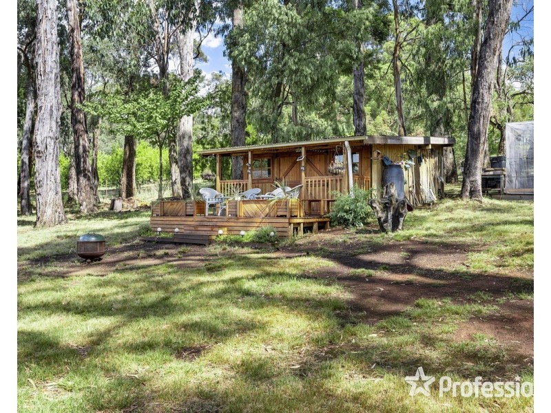 31-33 Lily Avenue, Mount Evelyn VIC 3796