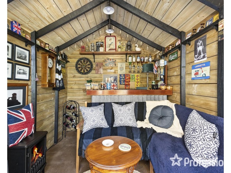 31-33 Lily Avenue, Mount Evelyn VIC 3796