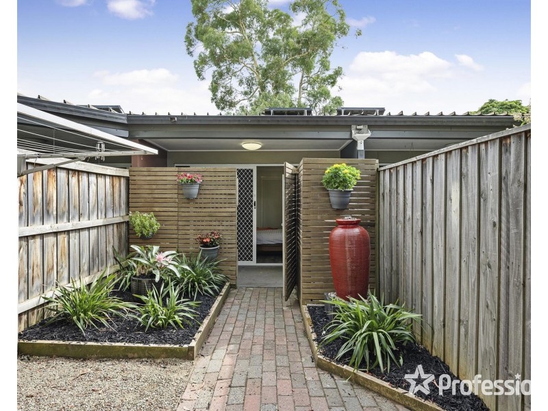18 White Close, Lilydale VIC 3140