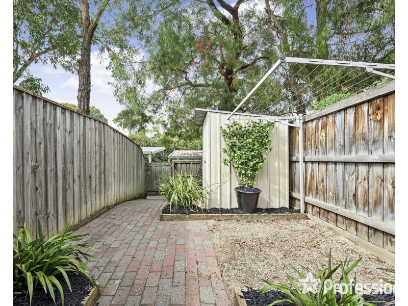 18 White Close, Lilydale VIC 3140