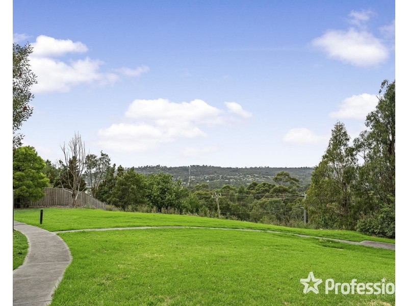 18 White Close, Lilydale VIC 3140
