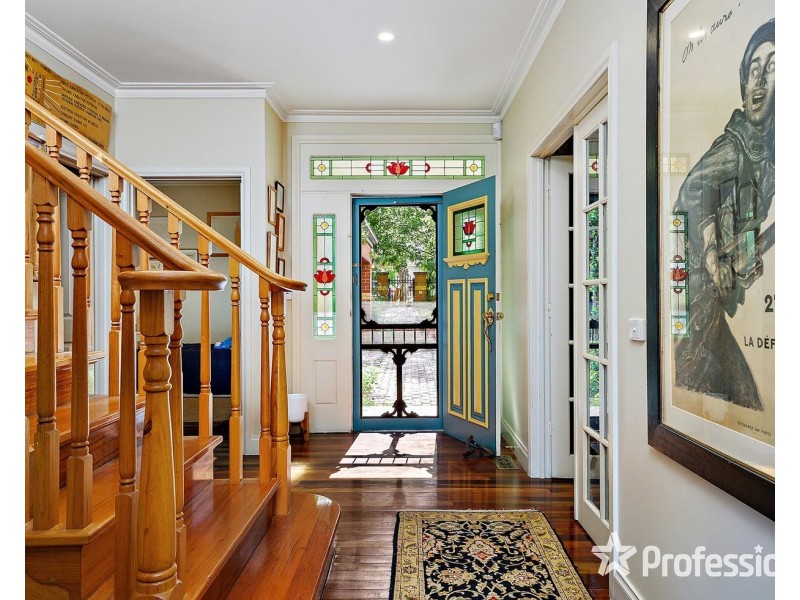 16 Crown Point Ridge, Chirnside Park VIC 3116