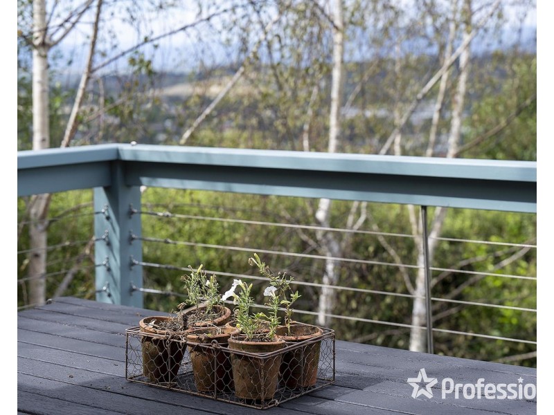 16 Crown Point Ridge, Chirnside Park VIC 3116