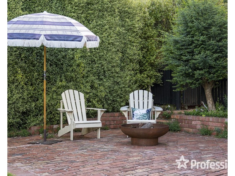 16 Crown Point Ridge, Chirnside Park VIC 3116