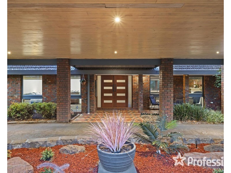 11 Chapman Court, Mooroolbark VIC 3138