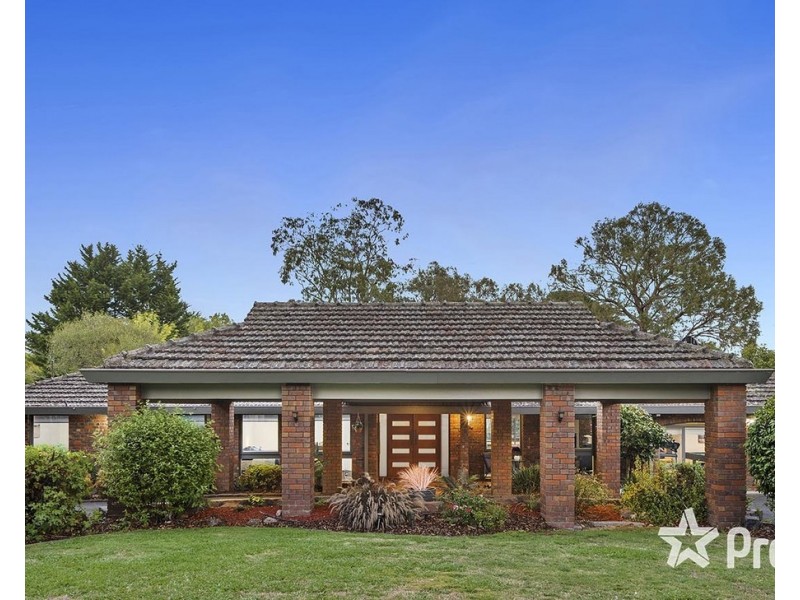 11 Chapman Court, Mooroolbark VIC 3138