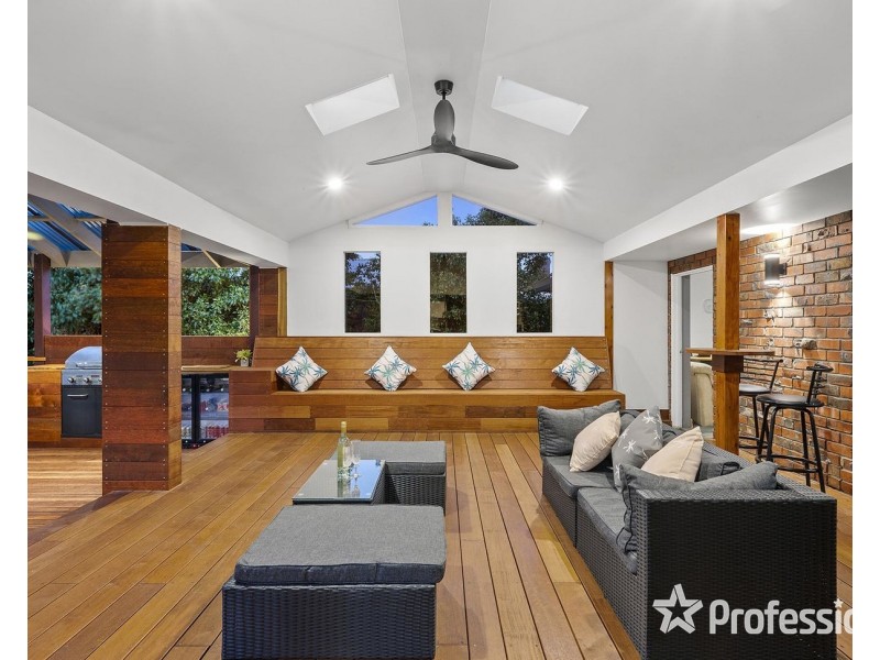 11 Chapman Court, Mooroolbark VIC 3138