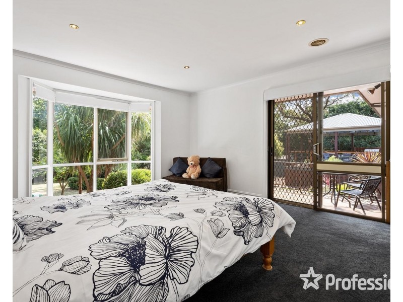 11 Chapman Court, Mooroolbark VIC 3138
