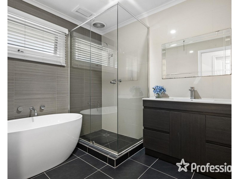 11 Chapman Court, Mooroolbark VIC 3138