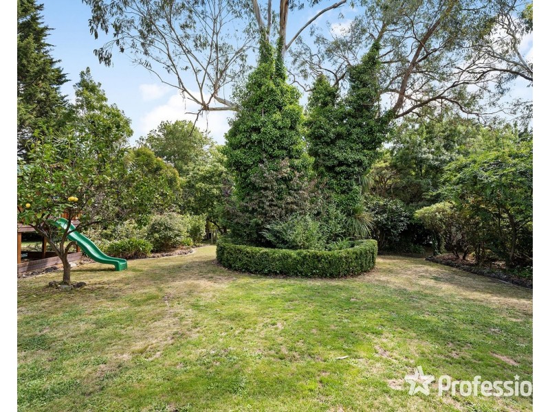 11 Chapman Court, Mooroolbark VIC 3138