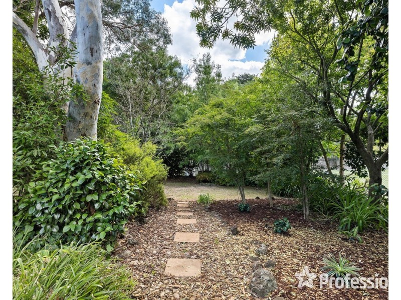 11 Chapman Court, Mooroolbark VIC 3138