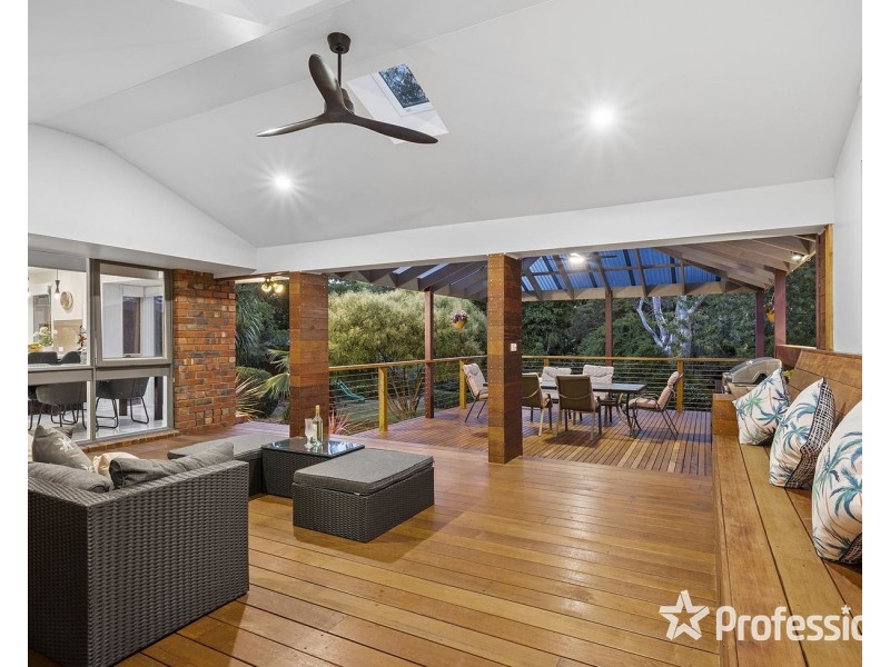 11 Chapman Court, Mooroolbark VIC 3138