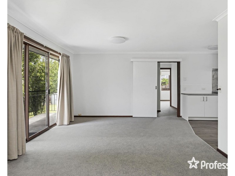 97 Hawthory Road, Kilsyth VIC 3137