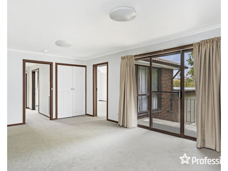 97 Hawthory Road, Kilsyth VIC 3137