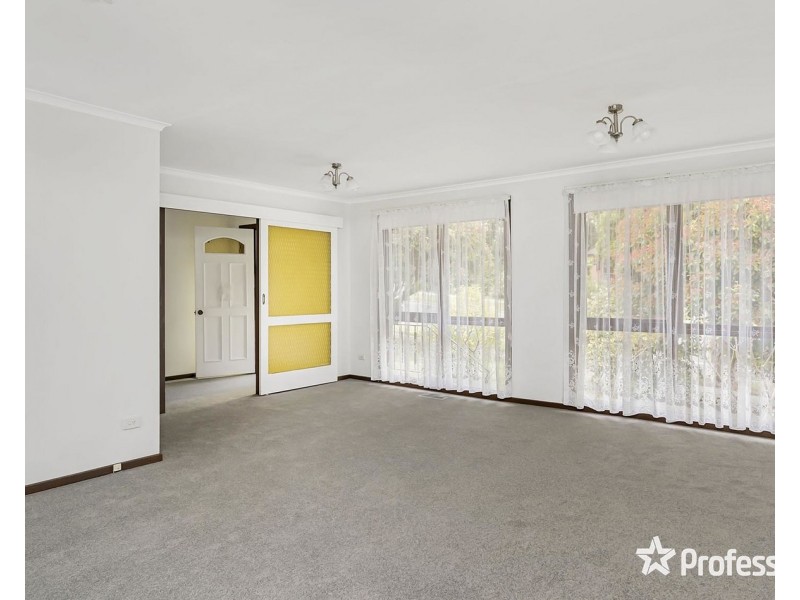 97 Hawthory Road, Kilsyth VIC 3137