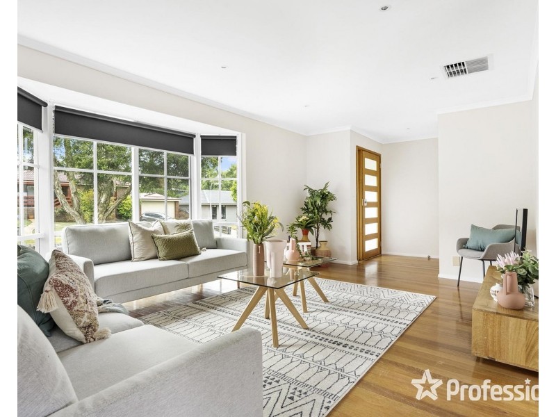 24 Chevalier Crescent, Mooroolbark VIC 3138