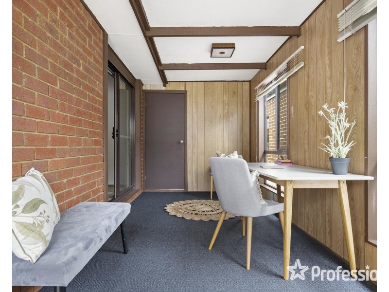 24 Chevalier Crescent, Mooroolbark VIC 3138