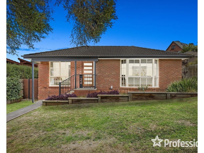 24 Chevalier Crescent, Mooroolbark VIC 3138