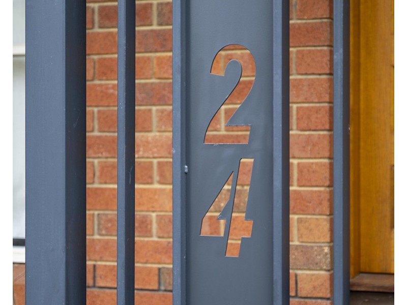 24 Chevalier Crescent, Mooroolbark VIC 3138