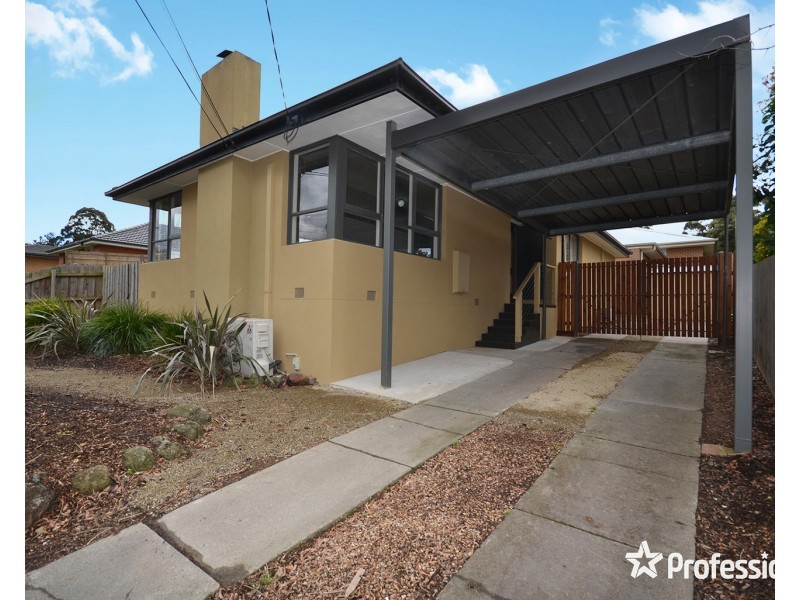 22 Ballantyne Crescent, Kilsyth VIC 3137
