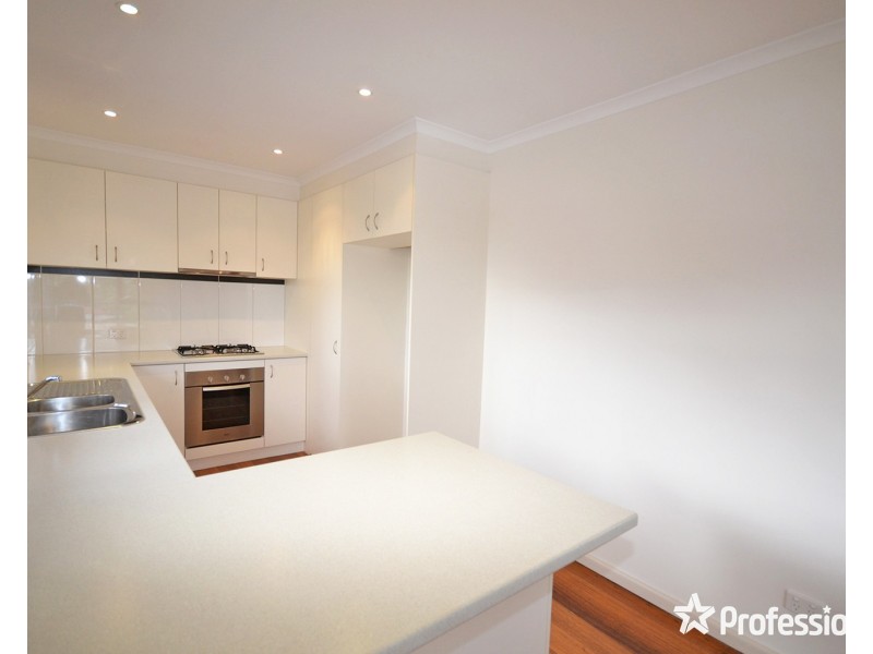 22 Ballantyne Crescent, Kilsyth VIC 3137