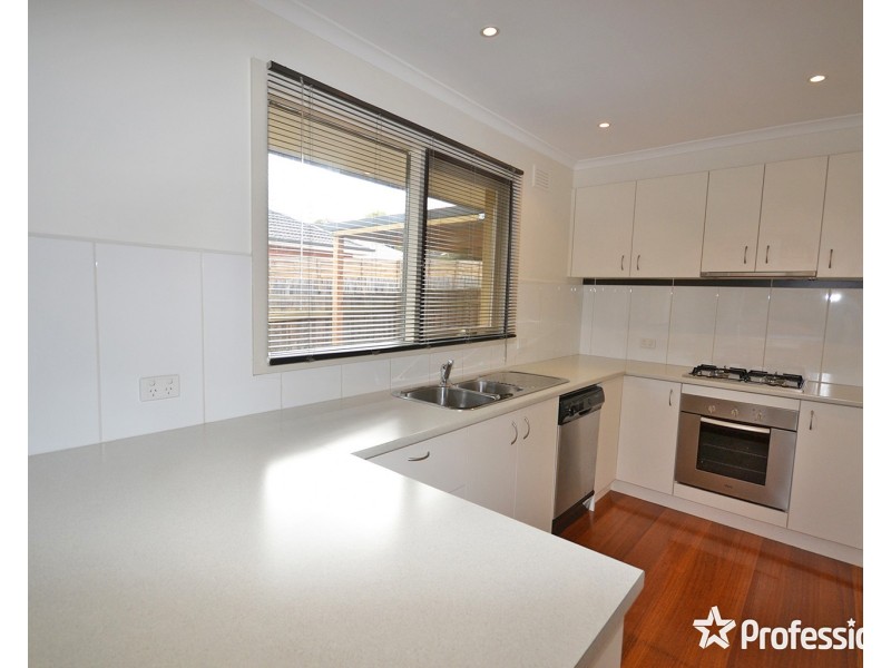 22 Ballantyne Crescent, Kilsyth VIC 3137