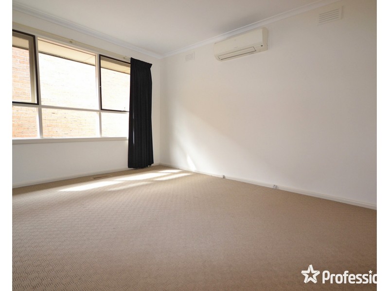 22 Ballantyne Crescent, Kilsyth VIC 3137