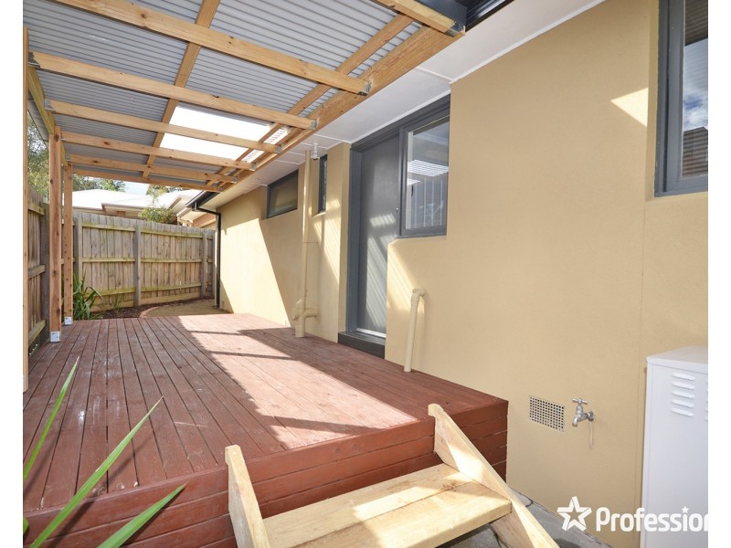 22 Ballantyne Crescent, Kilsyth VIC 3137