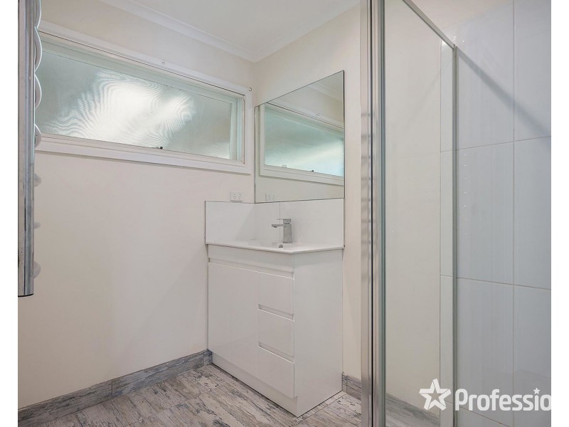 2/3 Blannin Street, Healesville VIC 3777