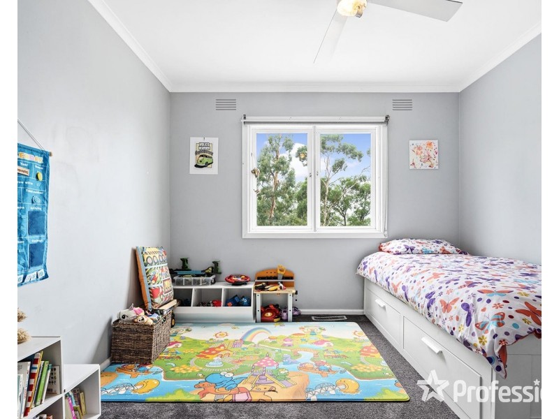 16 Hillcrest Grove, Healesville VIC 3777