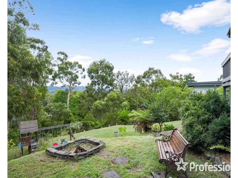 16 Hillcrest Grove, Healesville VIC 3777