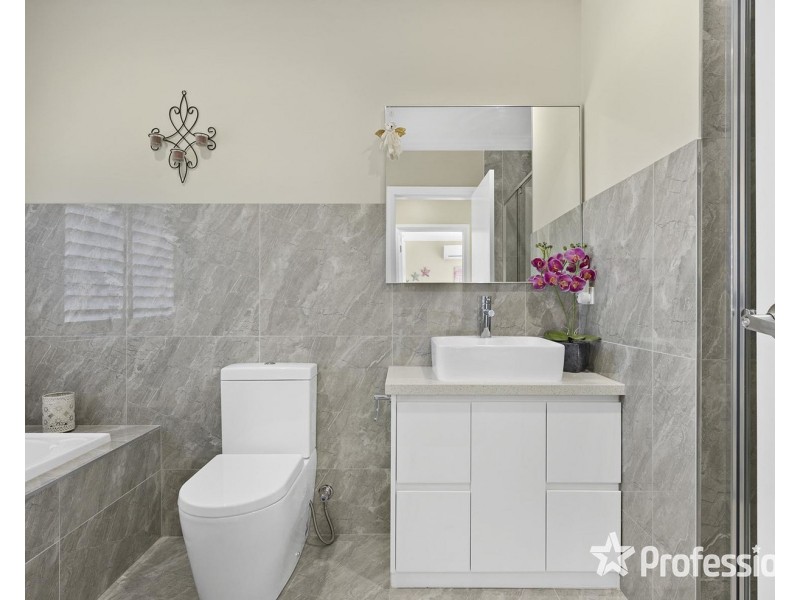 2 Raffaele Close, Lilydale VIC 3140