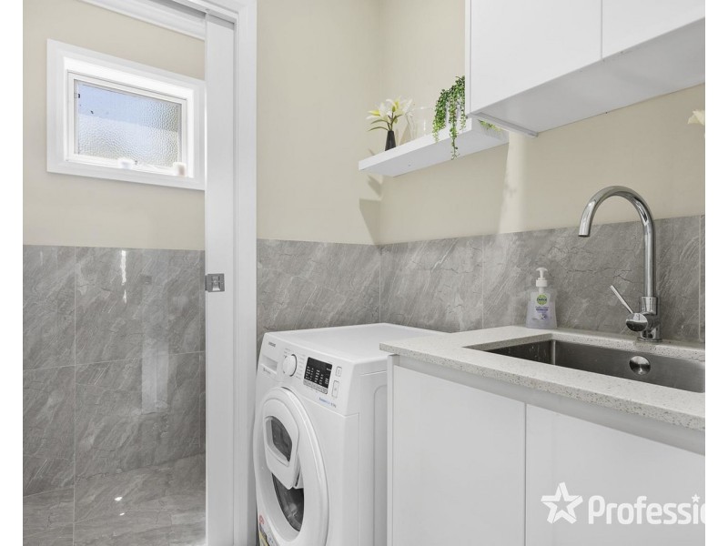 2 Raffaele Close, Lilydale VIC 3140