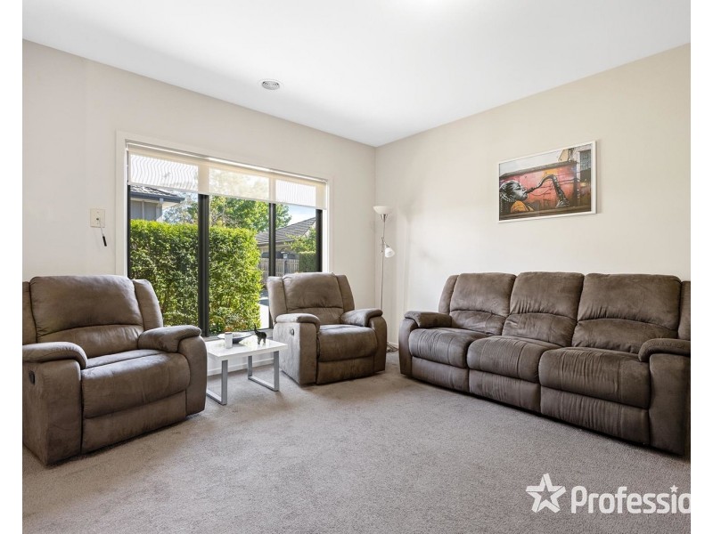17a Nolan Avenue, Mooroolbark VIC 3138